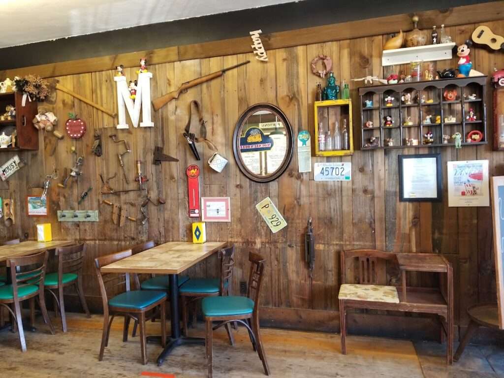 Mousies Deli photo 3